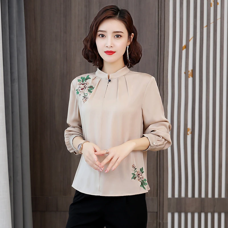 《颖池》801真丝长袖衬衫绣花工艺