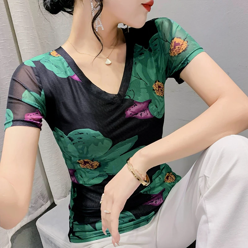 2024夏季新款网纱印花t恤女短袖V领修身显瘦洋气小衫时尚欧货上衣