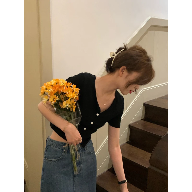 短款显瘦钻扣弹力螺纹小开衫上衣女