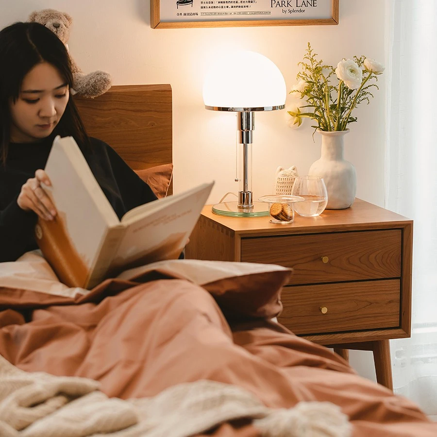 木屋表情樱桃木云端床头柜