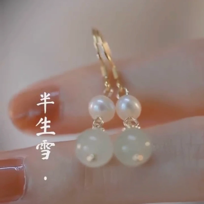 和田玉设计款耳环 925纯银耳钩  晴水珠约6mm
