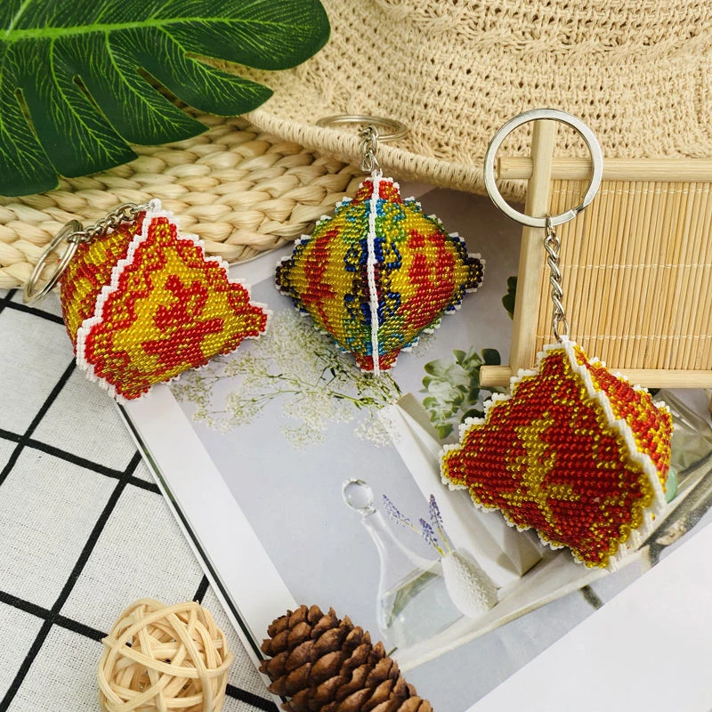印花十字绣钥匙扣吊坠小挂件2020新款平安福背包挂饰串珠子自己绣