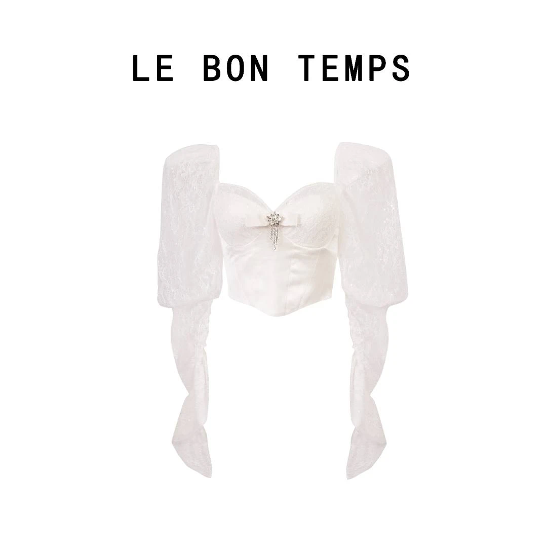【LE BON TEMPS】法式浪漫心形领口带杯泡泡袖上衣c800702