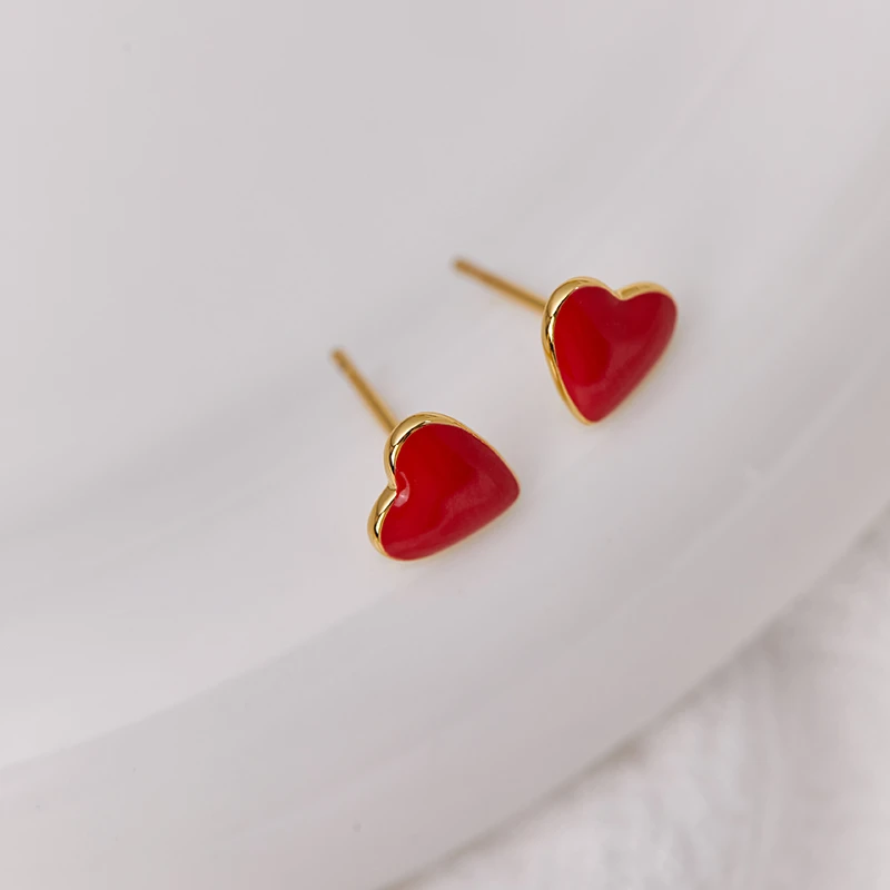 铜合金树脂耳饰 迷你红色小爱心仿珐琅镀金耳钉女简约通勤耳环338