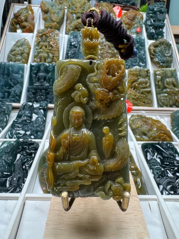 纯天然翡翠A货黄翡玉龙阿弥陀佛，尺寸77.7*45.3*15.8