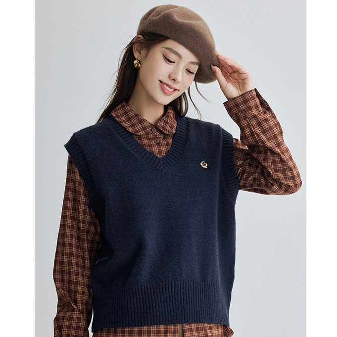 茵曼2024春秋新款女时尚百搭毛衣针织开衫短款薄款V领休闲