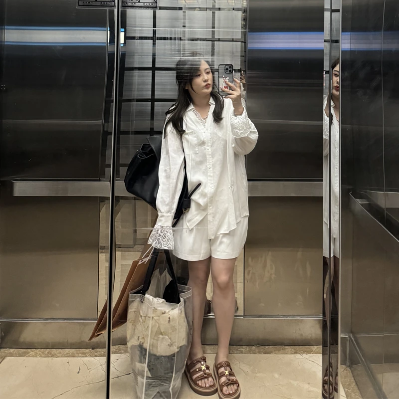 【胖佳佳】白巧慕斯 蕾丝拼接长袖衬衫背心短裤三件套H624A10682
