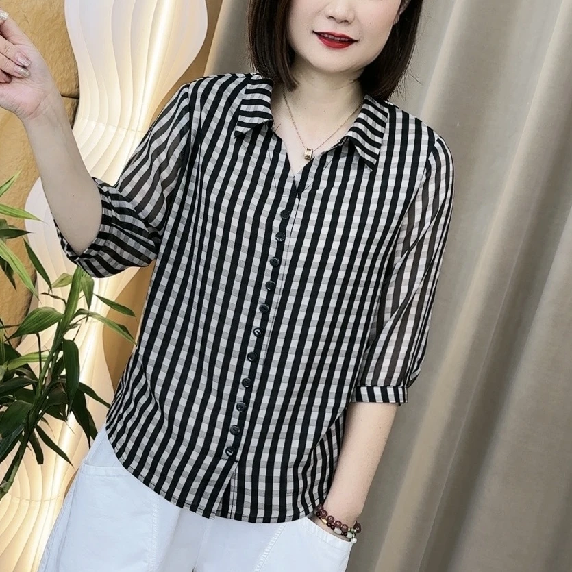 夏季时尚洋气女士衬衫V领薄款经典格子中袖休闲百搭显瘦上衣WX26
