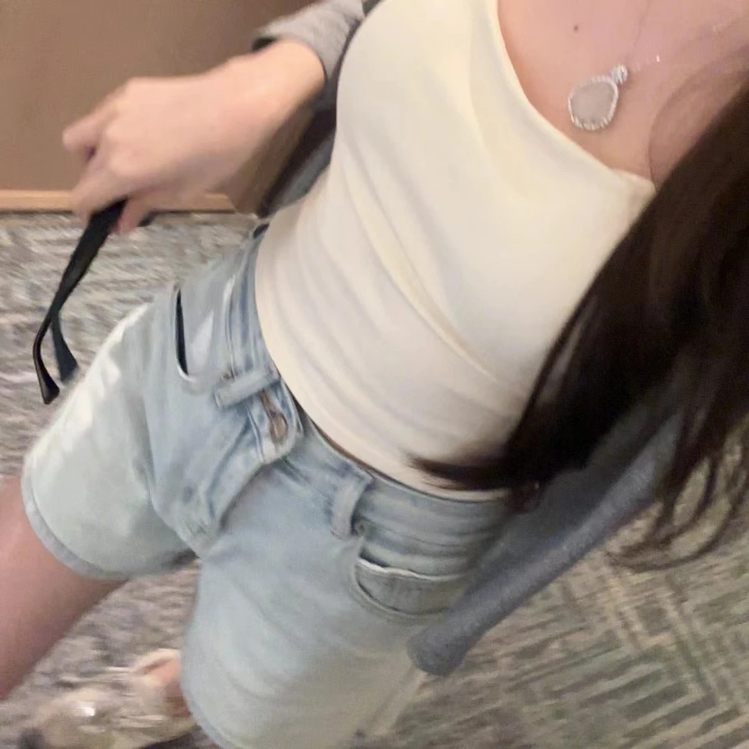 【浅色牛仔短裤】夏季设计感浅蓝色时尚外穿高腰短裤