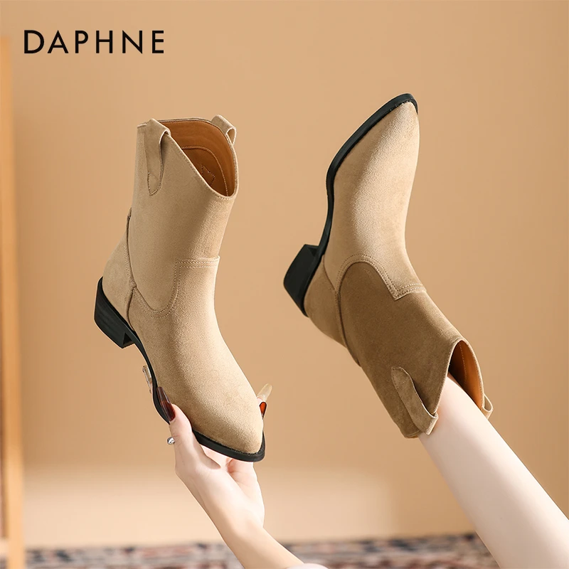 达芙妮2024新款时尚尖头复古西部牛仔靴女秋冬马丁靴粗跟短靴V口