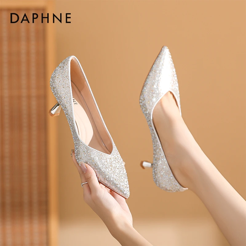 达芙妮2025新款水钻宴会婚鞋伴娘鞋气质浅口高跟鞋细跟尖头单鞋女