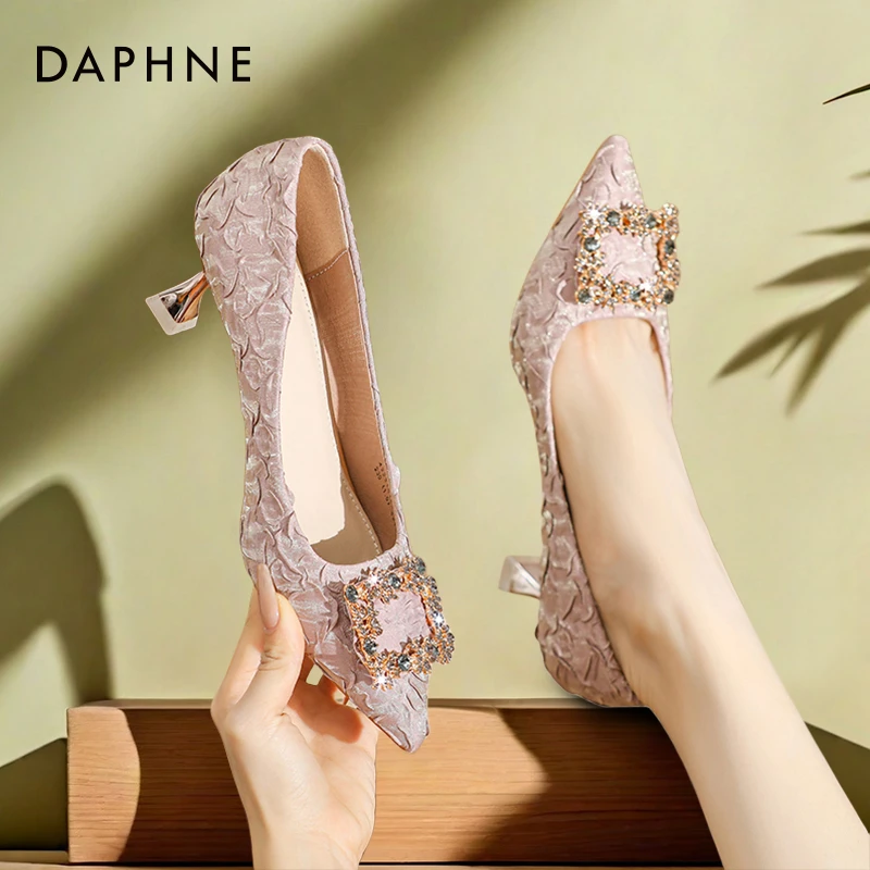 达芙妮2025早秋新款气质浅口高跟鞋性感百搭法式尖头细跟宴会单鞋