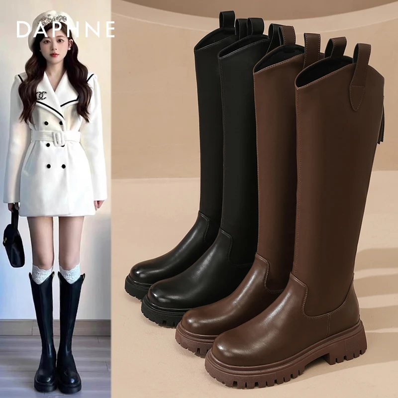 达芙妮秋冬2024爆款棕色长筒靴厚底圆头粗跟不过膝百搭网红瘦瘦靴