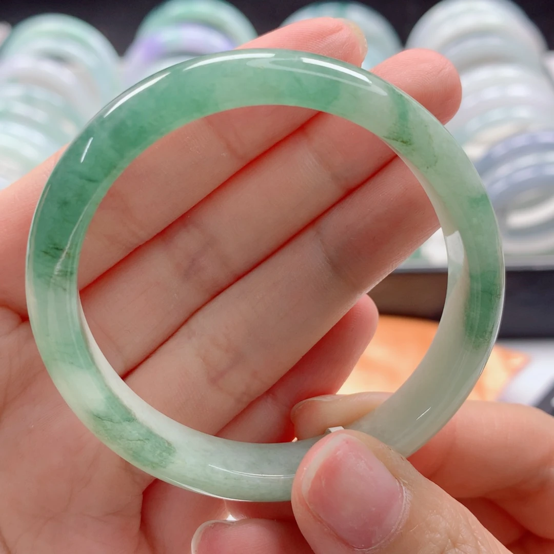 翡翠手镯未镶嵌53贵妃飘绿