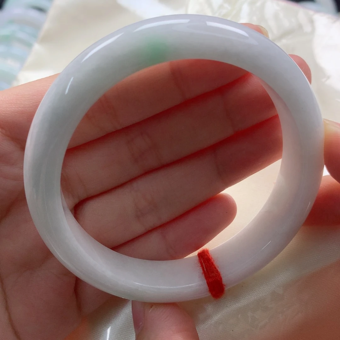 翡翠手镯未镶嵌55.56白底青牛奶底飘阳绿