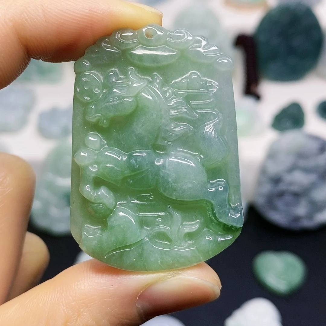 翡翠颈饰未镶嵌吊坠