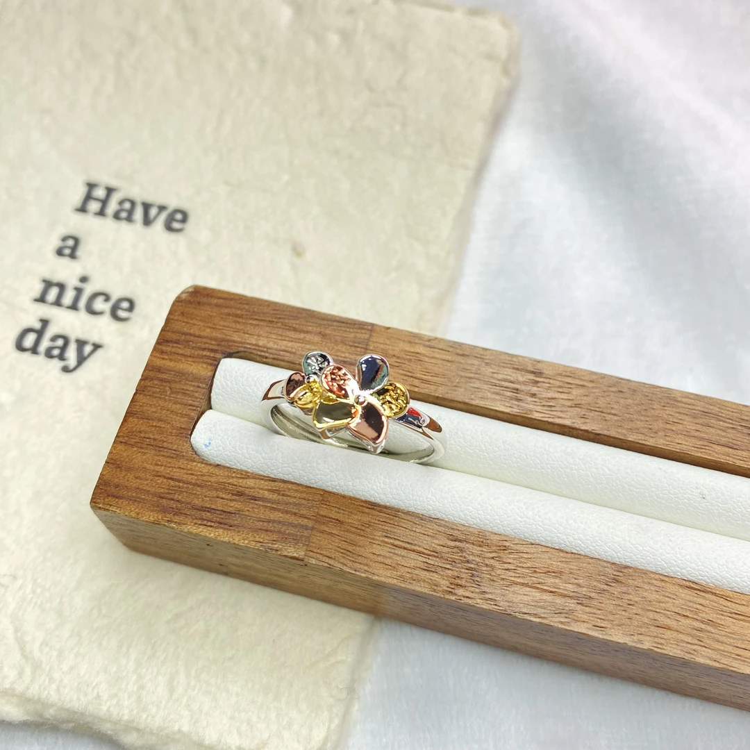 戒指 SC双色小花开口戒指多样性发货40890