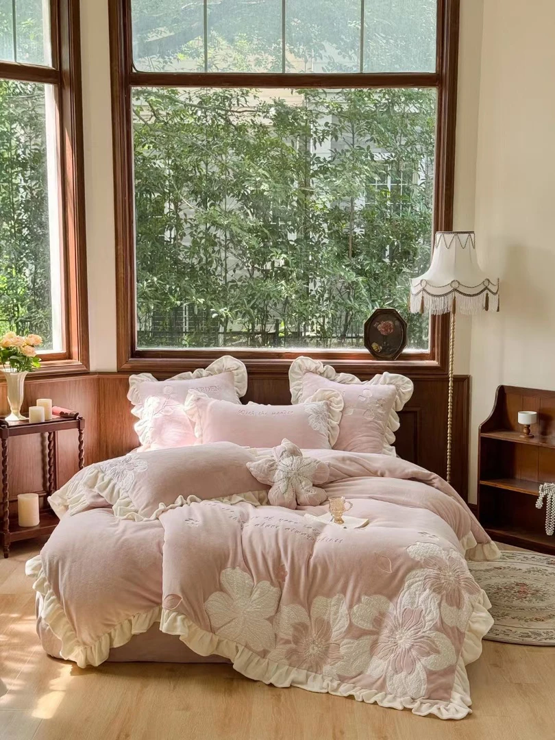 加厚牛奶绒四件套公主风刺绣保暖床单被套