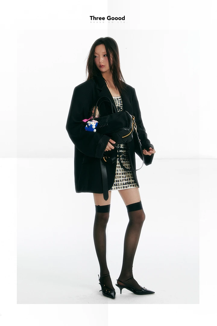 THREE GOOOD/三吉 顶楼女孩百搭通勤风毛边设计感外套 SW231181