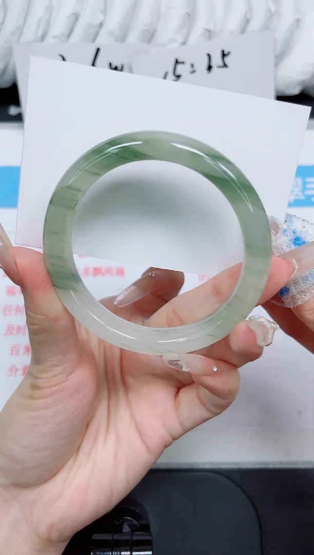 【闪购商品】石英质玉手镯未镶嵌135