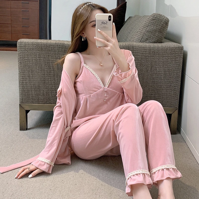 睡衣女秋冬新款带胸垫吊带睡袍套装春秋款高档金丝绒可外穿家居服