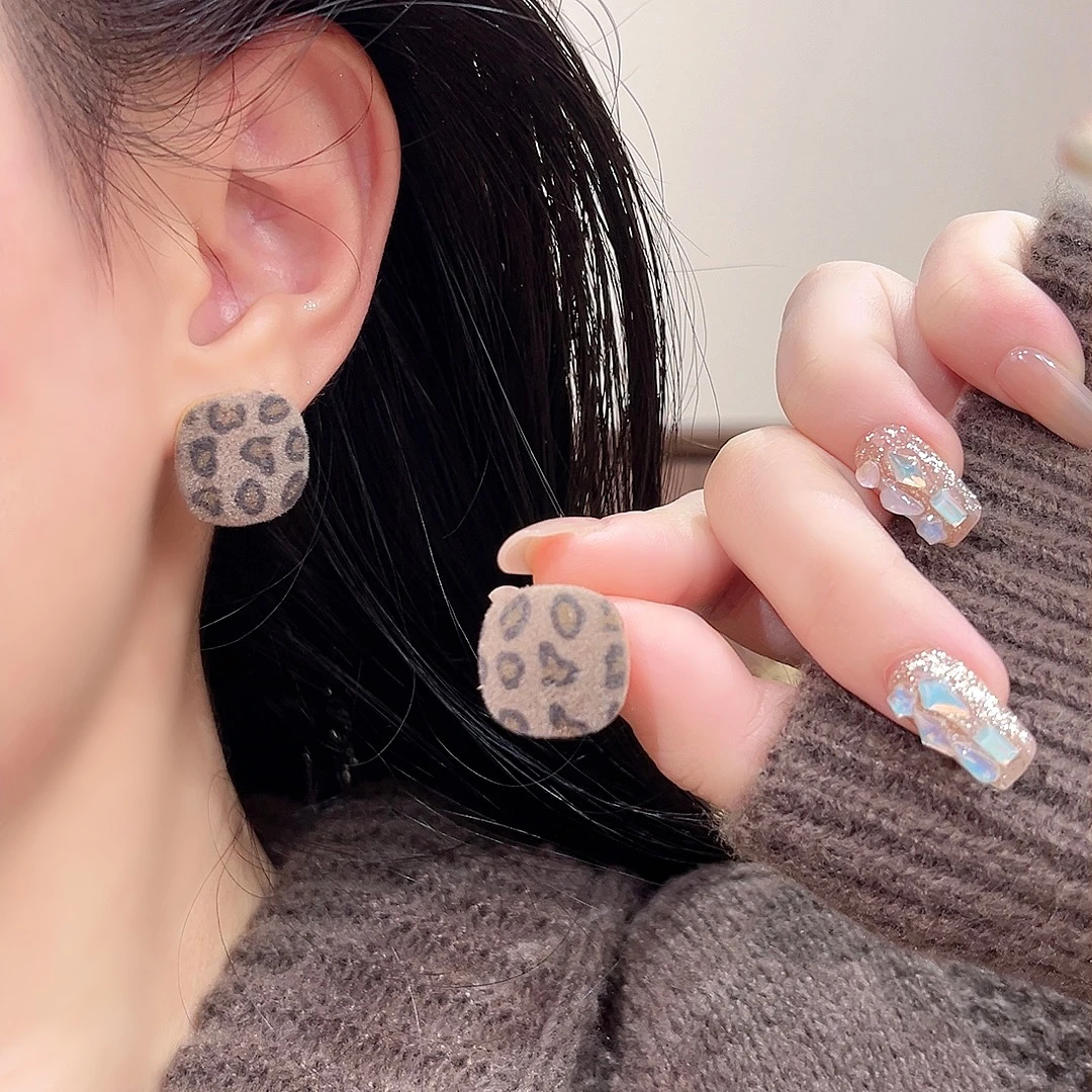 高级感咖色豹纹耳环小香风气质时尚小众个性简约-815