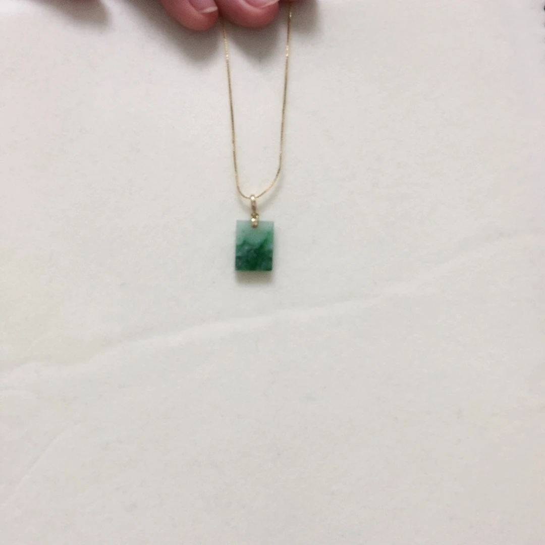 翡翠颈饰18K金镶嵌简单