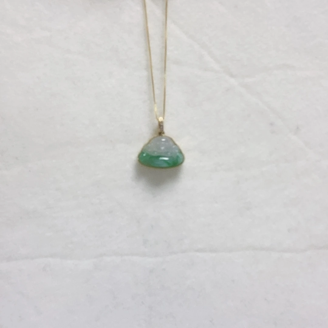 翡翠颈饰18K金镶嵌佛