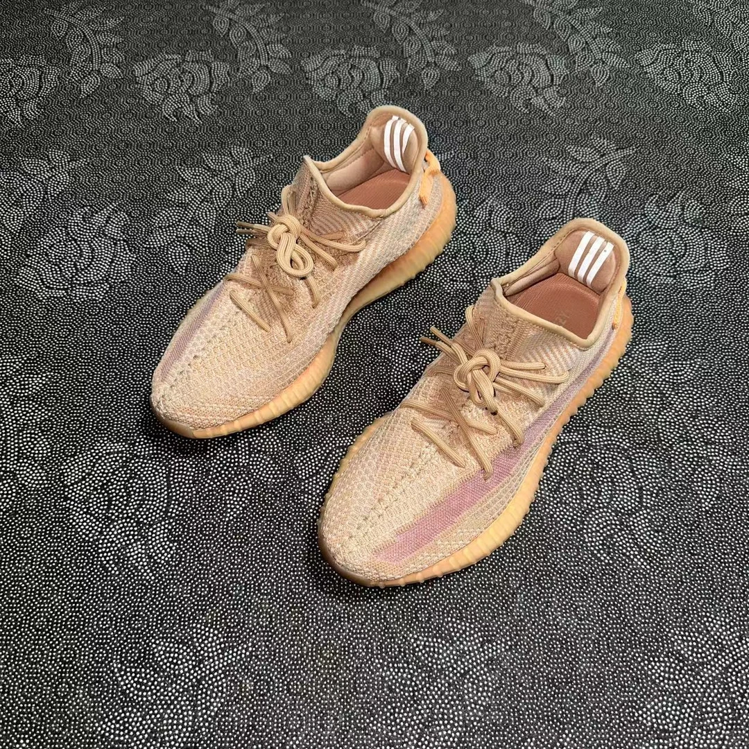 44码休闲鞋 adidas Yeezy350红土色 97新有原盒 全新价2789