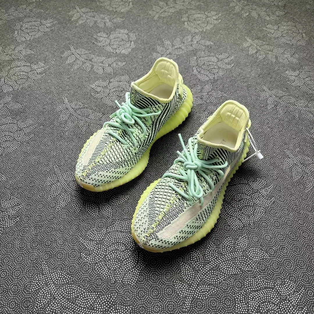 41码休闲鞋 adidas Yeezy350黑绿 95新无原盒