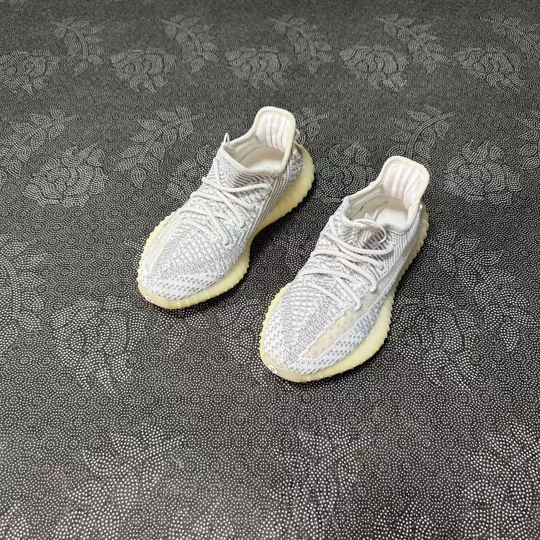 37码休闲鞋 adidas Yeezy350白天使 9新无原盒