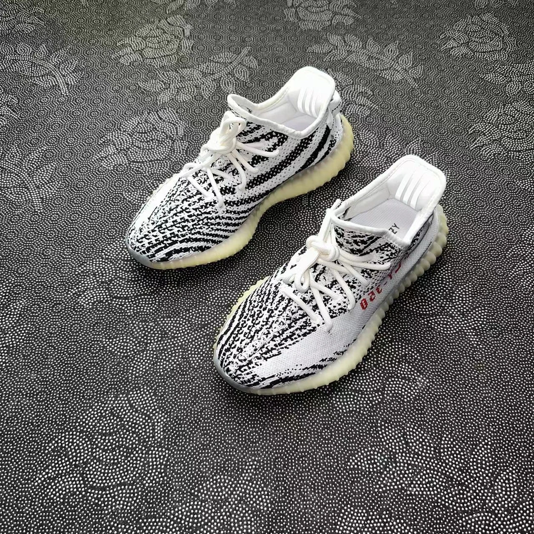 38.5码休闲鞋 adidas Yeezy350白斑马 97新无原盒 全新价2299