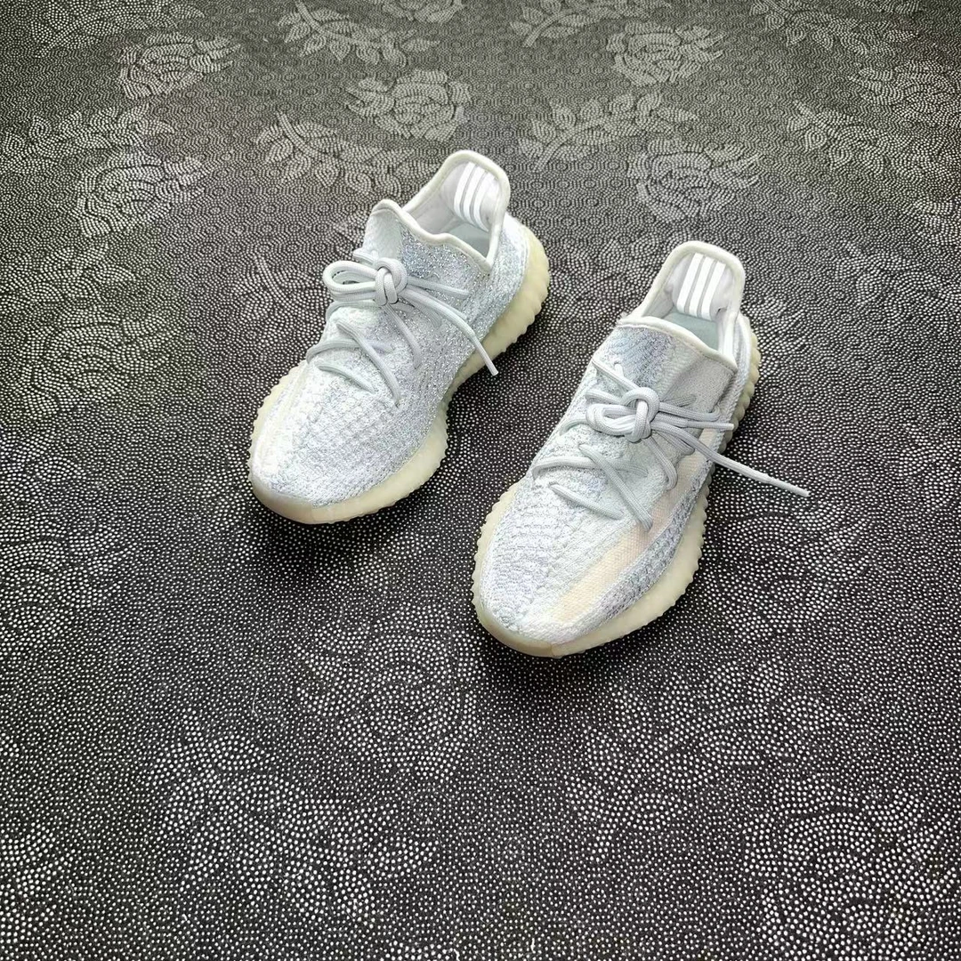 冰蓝满天星 39码休闲鞋 adidas Yeezy350 97新无原盒 全新价4209