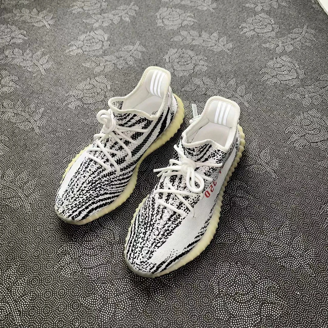 46码休闲鞋 adidas Yeezy350白斑马 95新无原盒 全新价3189