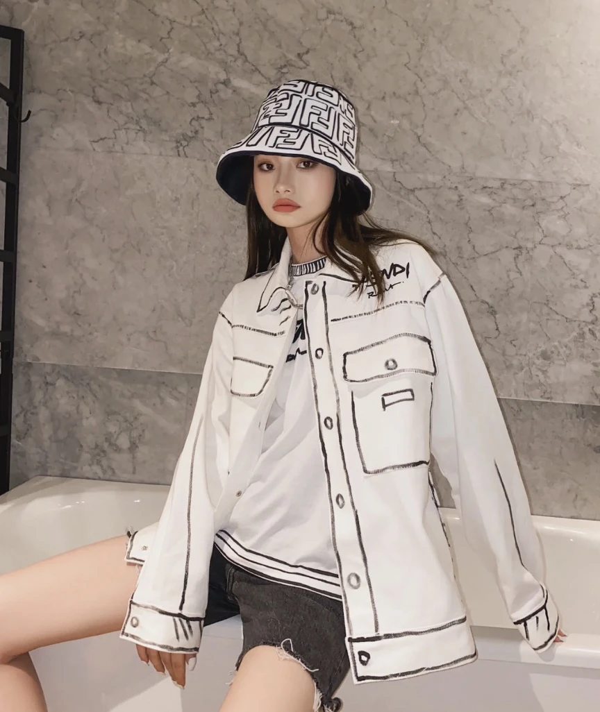 FENDI/芬迪 wc0149  加州天空牛仔外套 38码 95新
