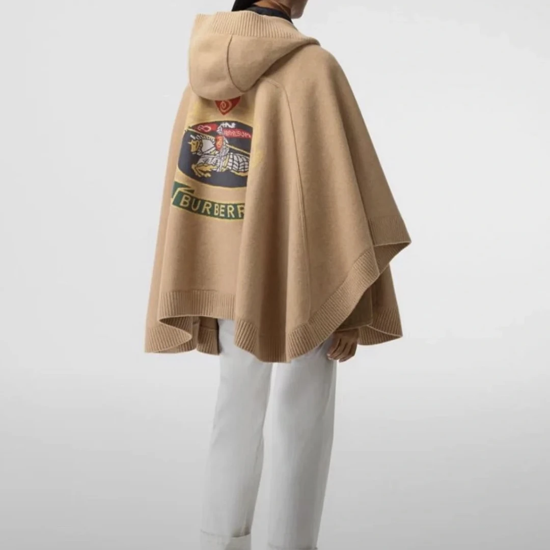 95新 BURBERRY/博柏利 aa零七四四 羊毛卡其色斗篷 均码