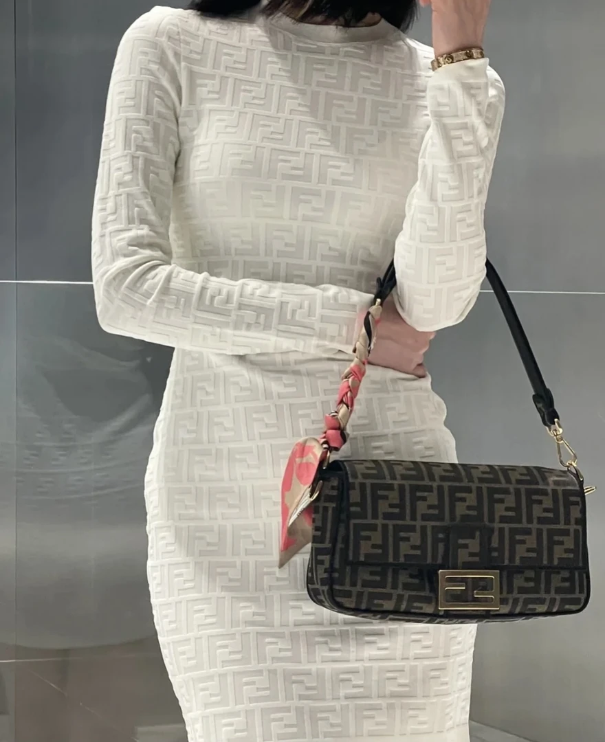 FENDI/芬迪yf969  满印双F老花连衣裙 36码