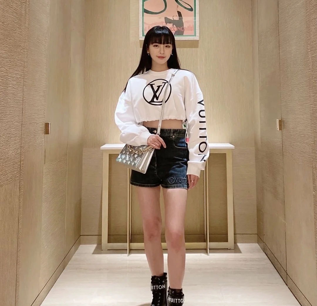 95新 LouisVuitton/路易威登 bb零七五七 棉 黑白高腰卫衣 XS码