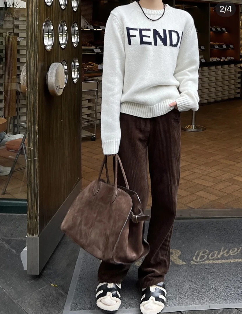 20490 fendi 芬迪白色logo毛衣 44码 公价8900 无配件 99新