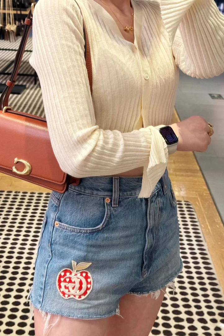 GUCCI/古驰 yf1067 苹果logo短裤 23码 市场价6800 全新带吊