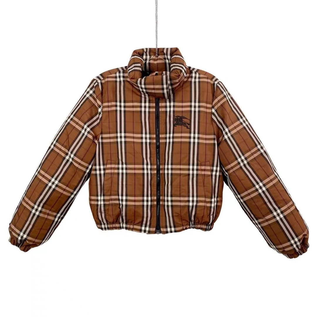 BURBERRY/博柏利 kb0286 战马logo格纹羽绒服 M码14800吊牌