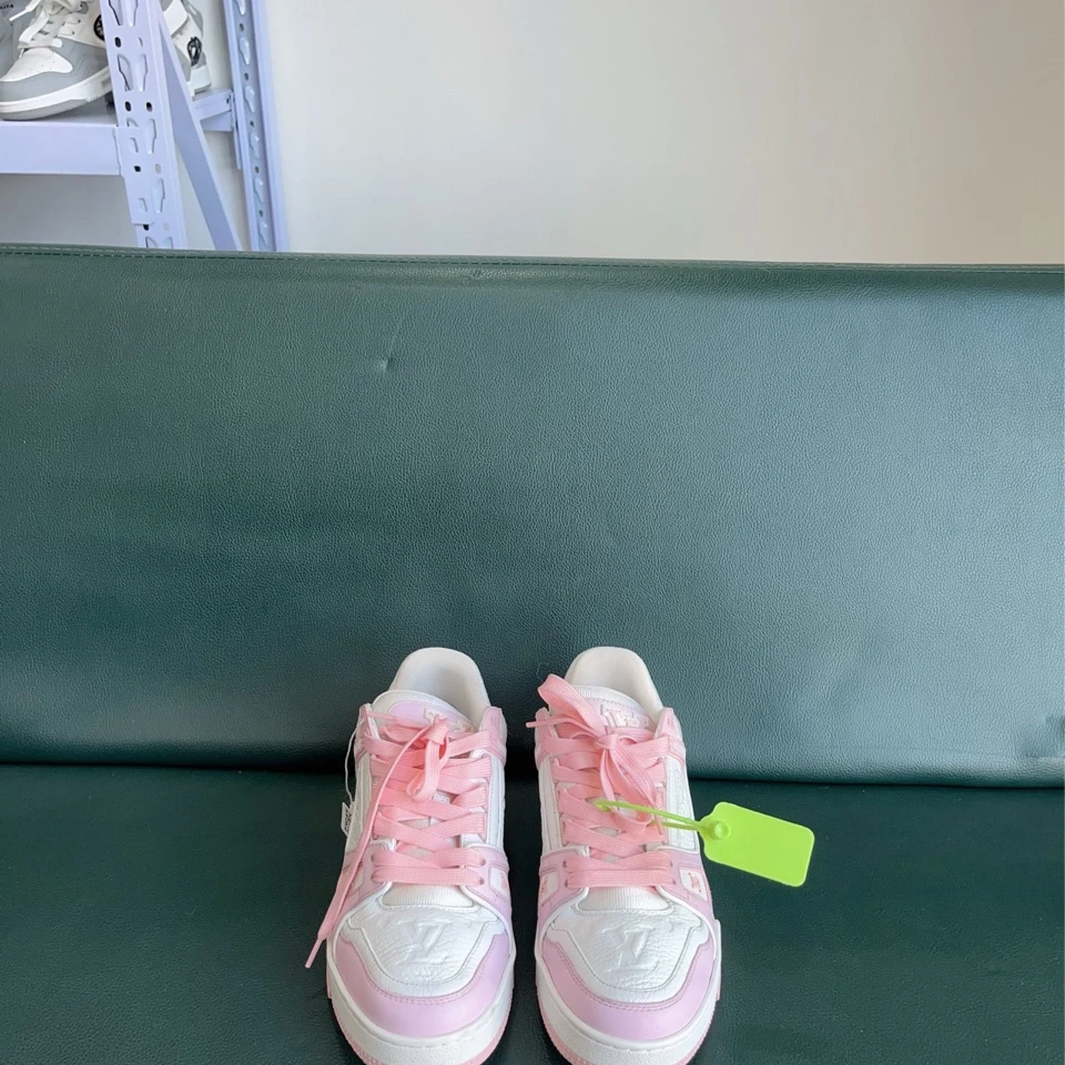 Louis Vuitton LV Trainer白粉 37.5码成色充新 编码d3755