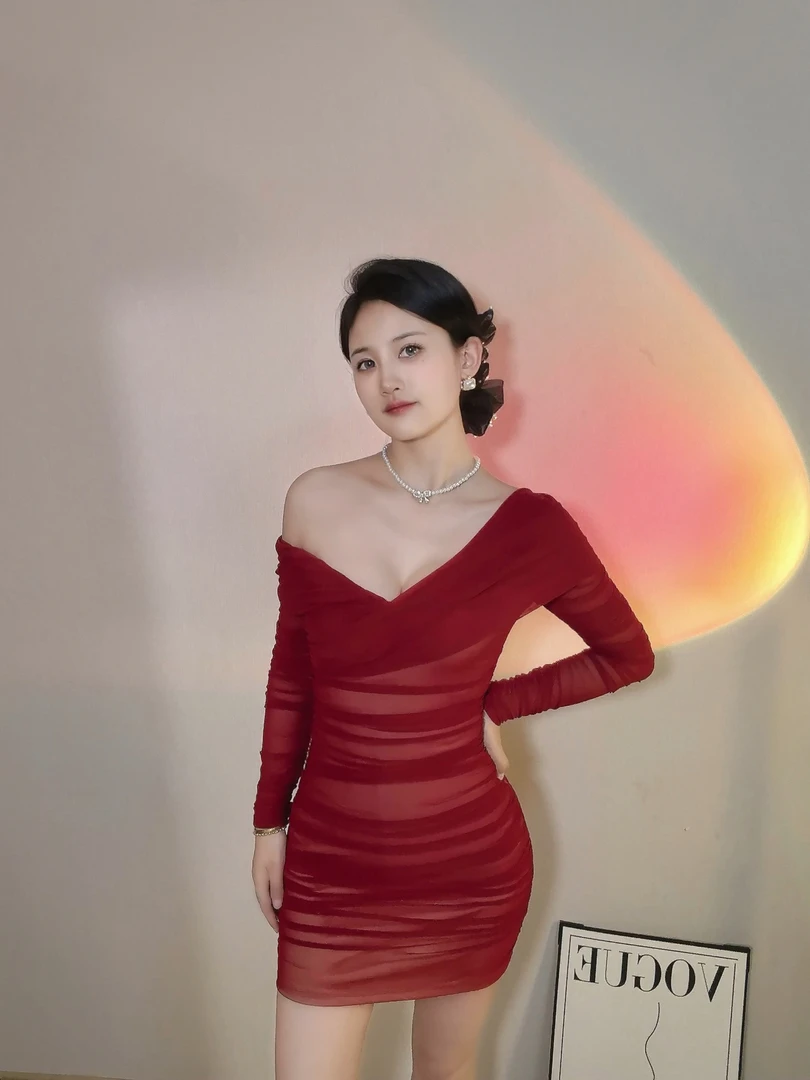 <绯影定格>时尚性感修身气质包臀独特高级轻奢褶皱露肩网纱连衣裙
