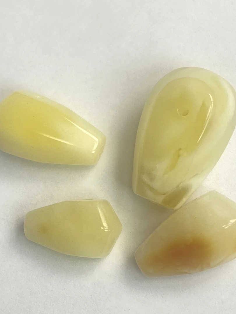 蜜蜡妖花一组鲨鱼背三通