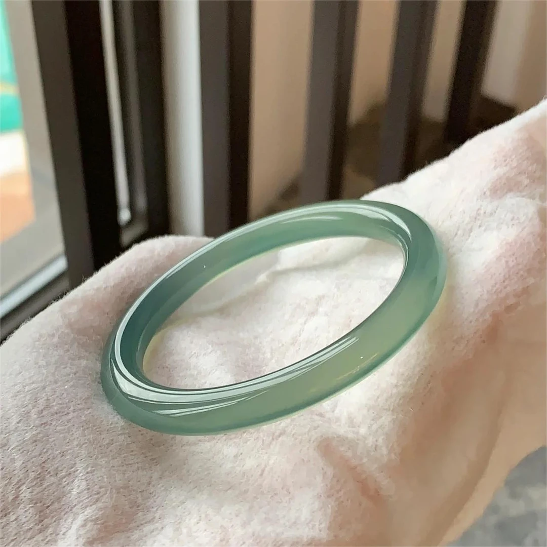 油青绿玛瑙手镯8MM宽美人条镯子高冰圆条玉髓手镯显白多样性发