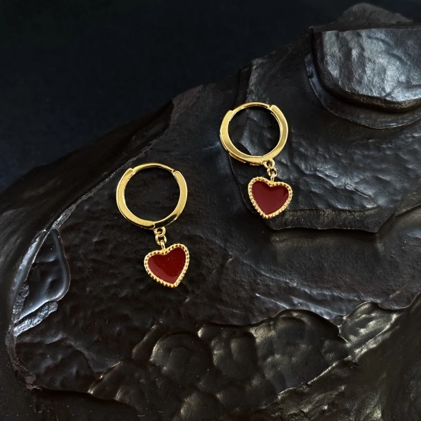 925银耳饰 小红心 轻奢优雅红色珐琅小桃心耳扣耳环05220679