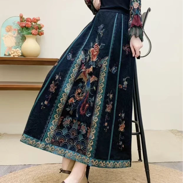 82678棉麻重工艺刺绣马面裙