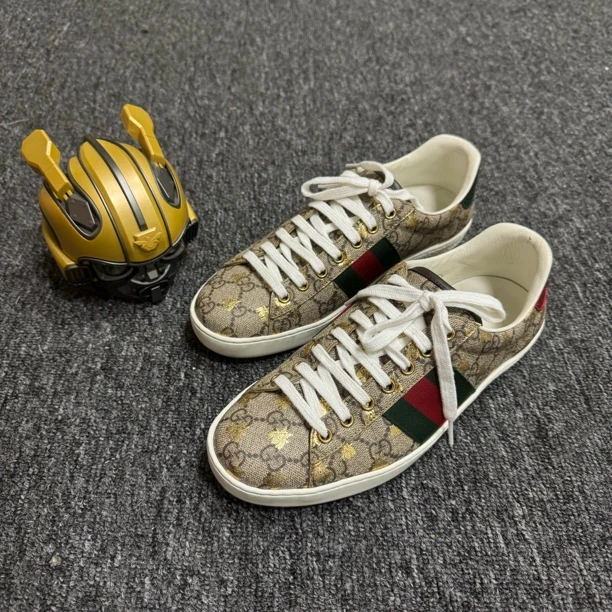 95新 GUCCI/古驰 /40.5码/Ace/金蜜蜂老花满印板鞋/公价7200