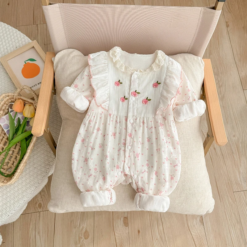 婴儿秋款连体衣新生儿女宝宝无骨秋装衣服超萌洋气秋季白天周岁服