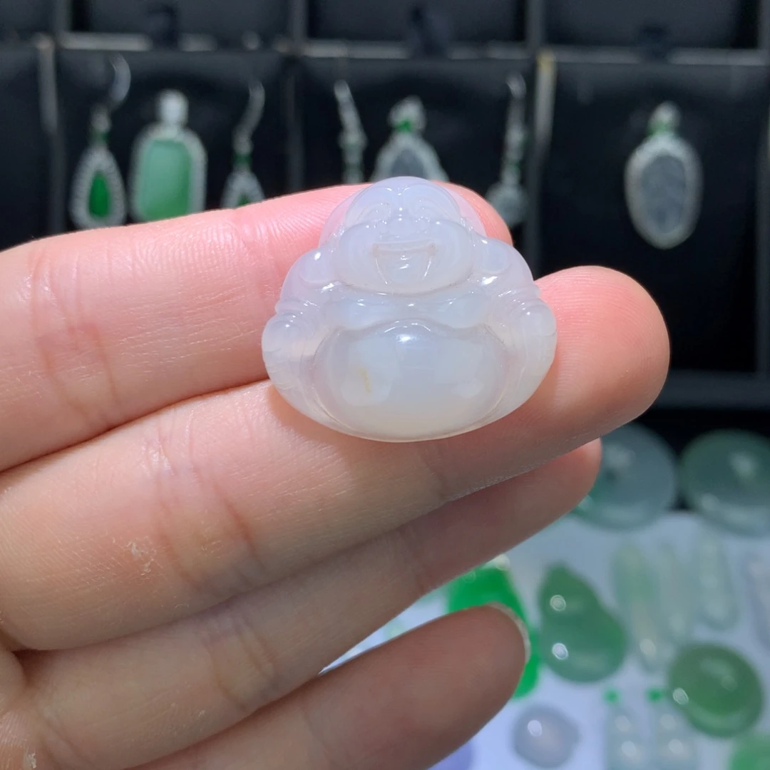 翡翠颈饰未镶嵌佛公